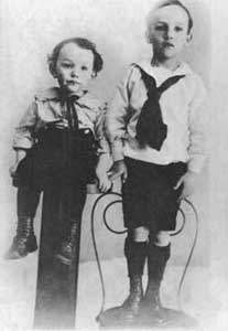 Les frères Dantzig: Henri Poincaré (gauche) et George Bernard (droite)